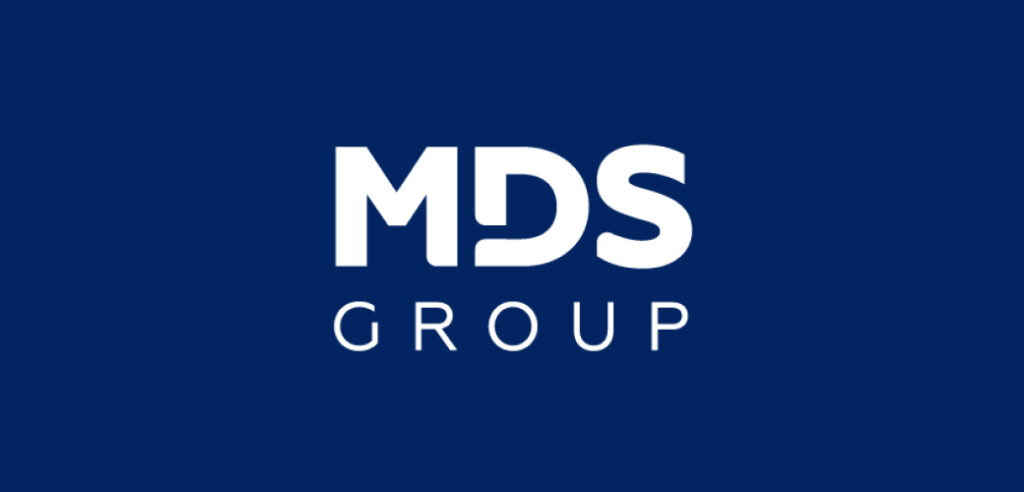 Logotipo do grupo mds sobre fundo azul.