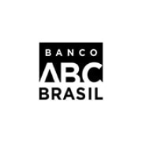 Logotipo do Banco ABC Brasil, com o nome do banco em letras brancas e grossas sobre fundo preto e design quadrado, lembrando o emblema de uma oficina.