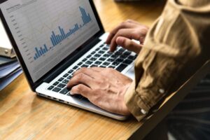 Tipos de pesquisa de mercado: quais são e quando usar no seu negócio?